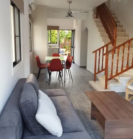 Beach House Ferienhaus Oroklini