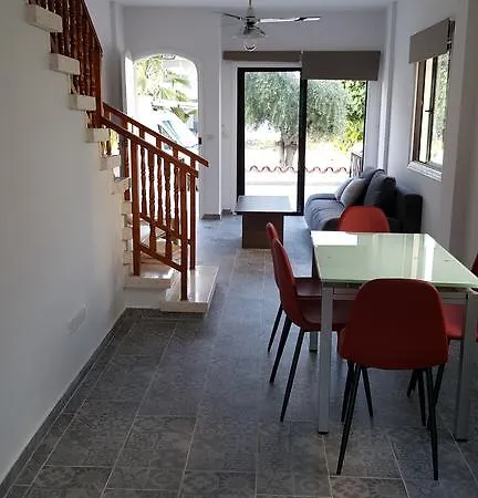 Beach House Ferienhaus Oroklini